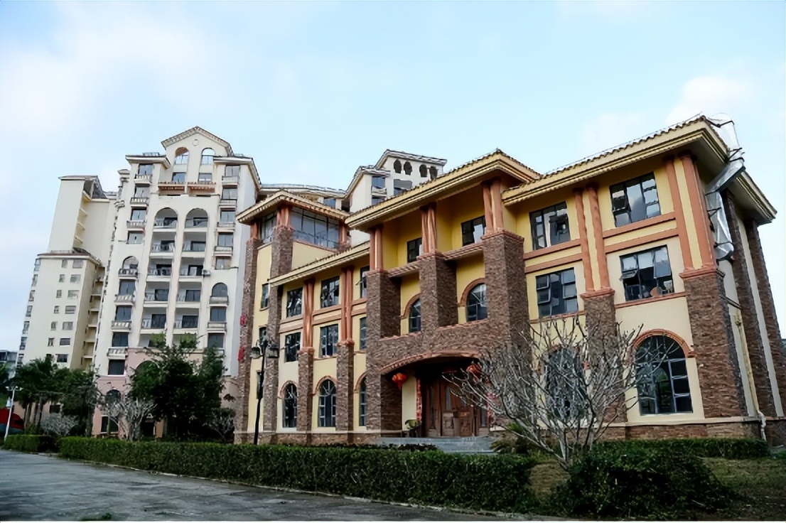 中泰集团携手华唐大健康推动康养新模式——打造山海联动康养旅居新标杆(图1)