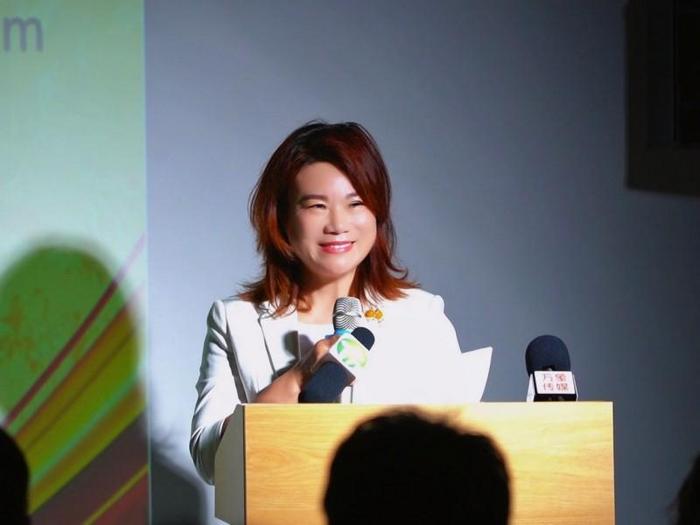 从武术少女到文化推手：领先移民总裁 Sophie 严丹红与气功大赛的世界之旅(图1)