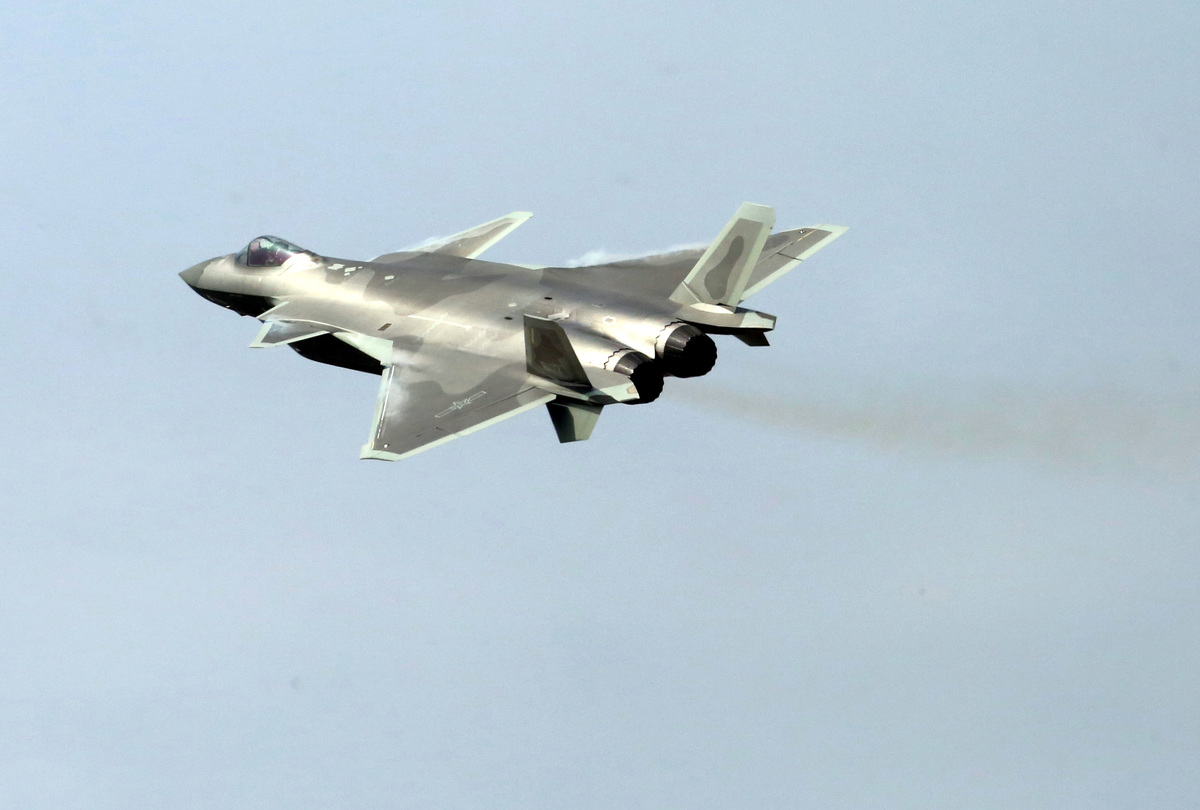 歼-35对决歼-20：中国双雄谁更强？(图1)