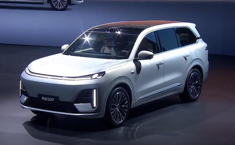 华为智驾与深蓝S09：谁更懂中国家庭的智能出行需求？(图1)