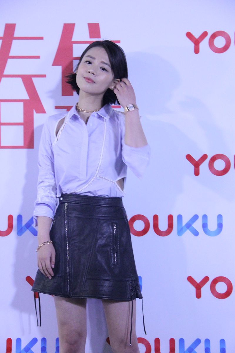 马思纯暴瘦20斤惊艳全网：女星身材内卷背后的残酷真相(图1)