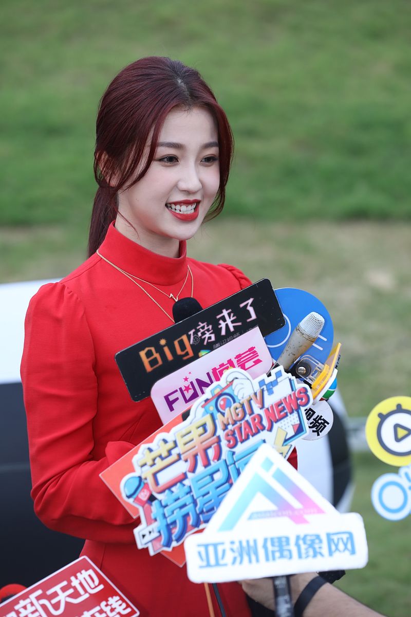 虞书欣掉粉92万背后：人设崩塌还是真情可贵？(图1)