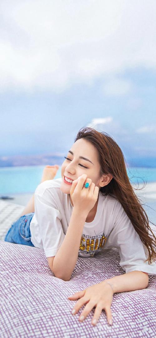 迪丽热巴用蔡徐坤表情包引争议：内娱饭圈文化何时走出敏感怪圈？(图3)