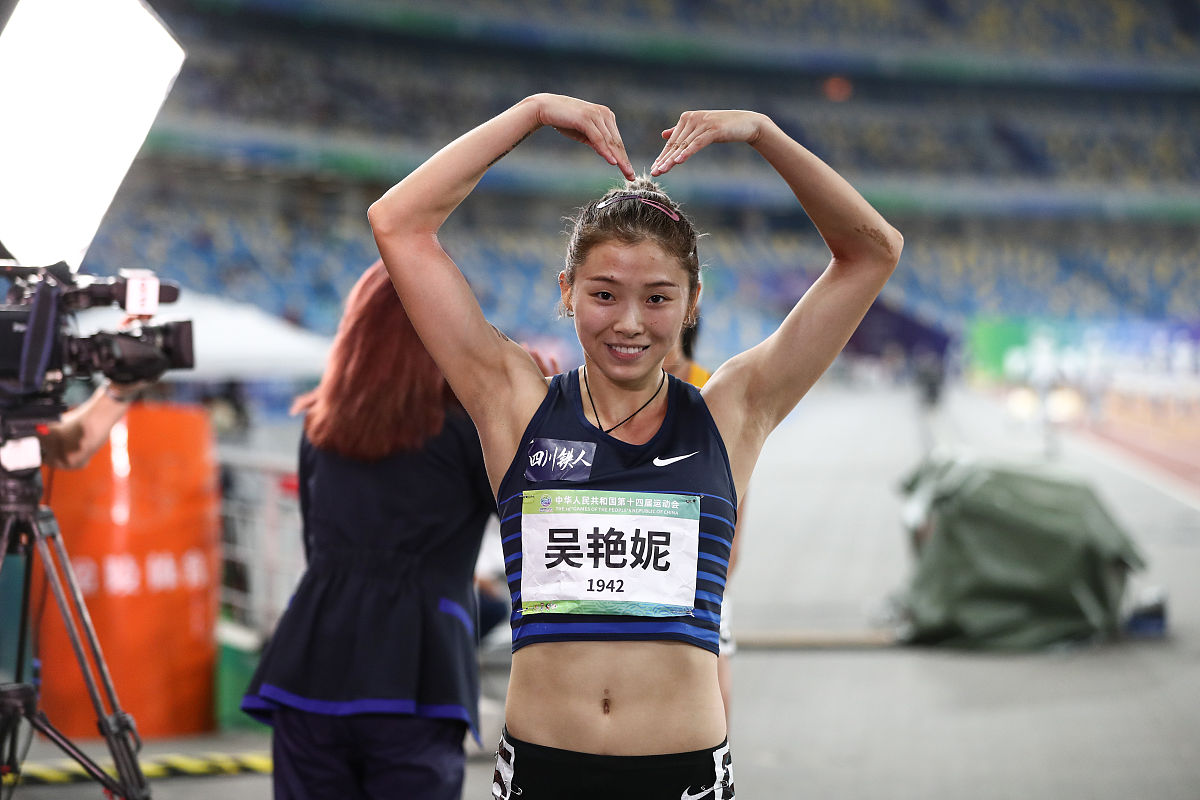 吴艳妮凌晨困到迷糊赛场却生龙活虎：运动员的双面人生有多燃？(图3)