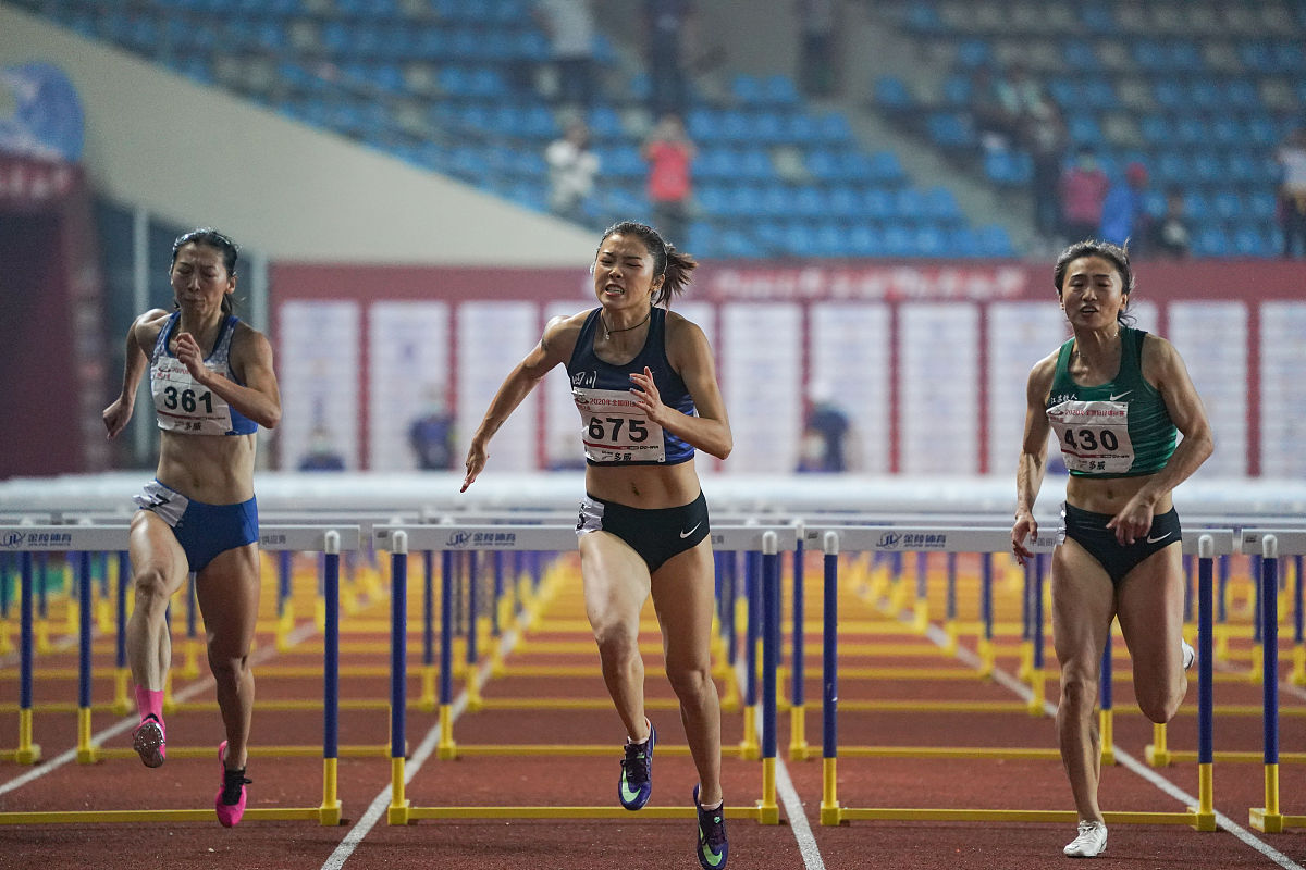 吴艳妮凌晨困到迷糊赛场却生龙活虎：运动员的双面人生有多燃？(图1)