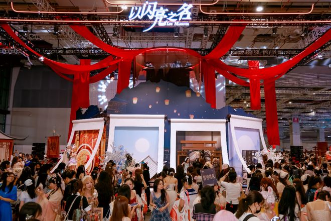 BW2026人气断层！《以闪亮之名》这波国风展台又双叒杀疯了(图21)